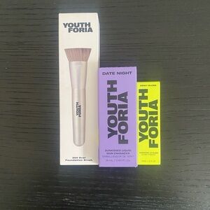 YouthForia Bundle Oval Brush + Lip Gloss Play with Fire + Skin Enhancer Radiant
